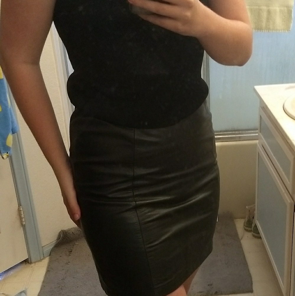Gorgeous Amati all leather miniskirt.